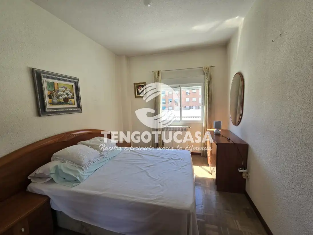 Bedroom of Flat for sale in Madrid  with Heating, Storage room and Furnished