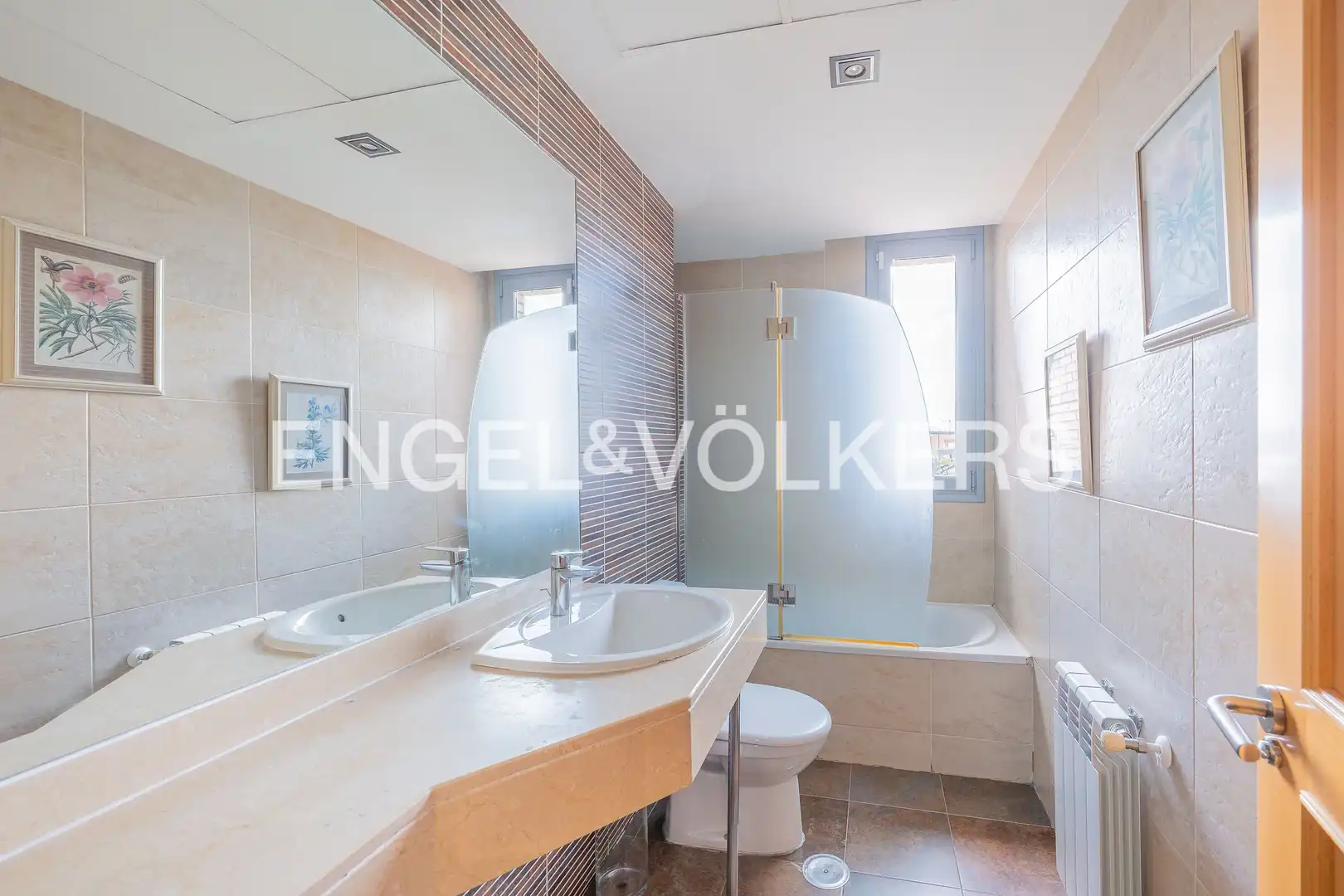 Baño de Ático de alquiler en Boadilla del Monte con Aire acondicionado, Calefacción y Parquet