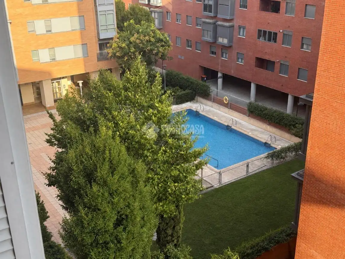 Außenansicht von Wohnung zum Verkauf in Madrid mit Heizung und Gemeinschaftspool