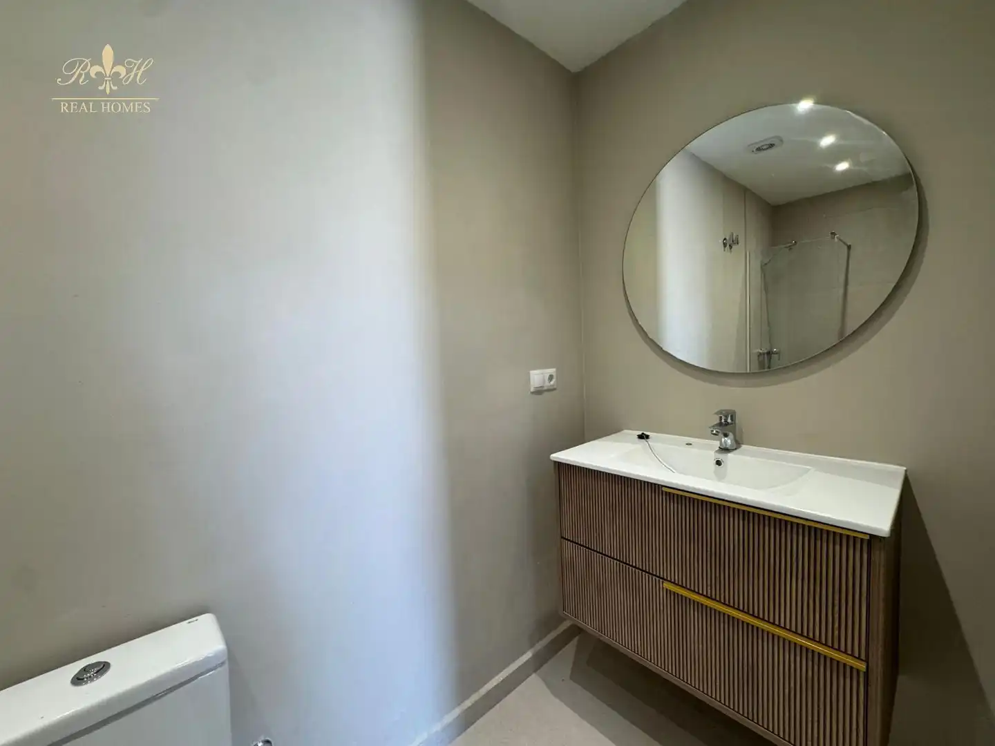 Flat for rent in PINTOR RIBERA, Escandinavia - Cautivador