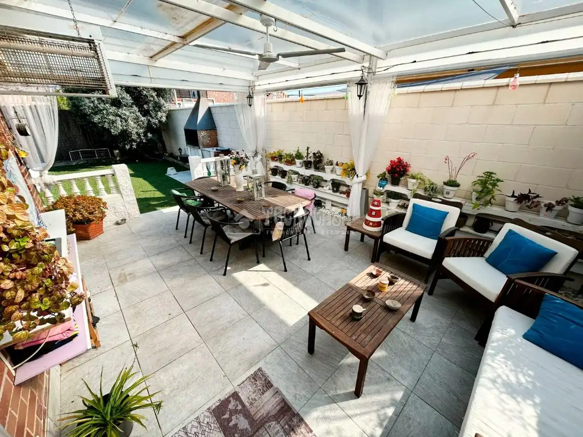 Terrassa de Casa o xalet en venda en La Puebla de Alfindén amb Aire condicionat, Calefacció i Terrassa