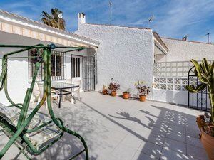 Exterior view of Single-family semi-detached for sale in Torrevieja  with Terrace and Furnished