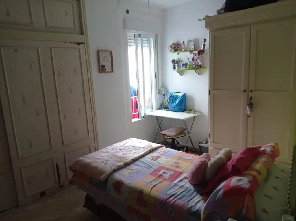 Bedroom of Flat for sale in Córdoba  with Air Conditioner, Furnished and Balcony