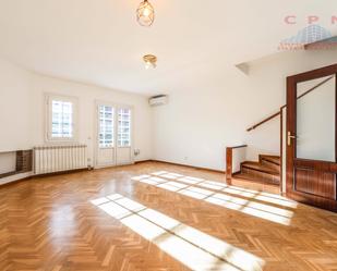 Living room of Single-family semi-detached to rent in  Madrid Capital  with Air Conditioner, Heating and Private garden