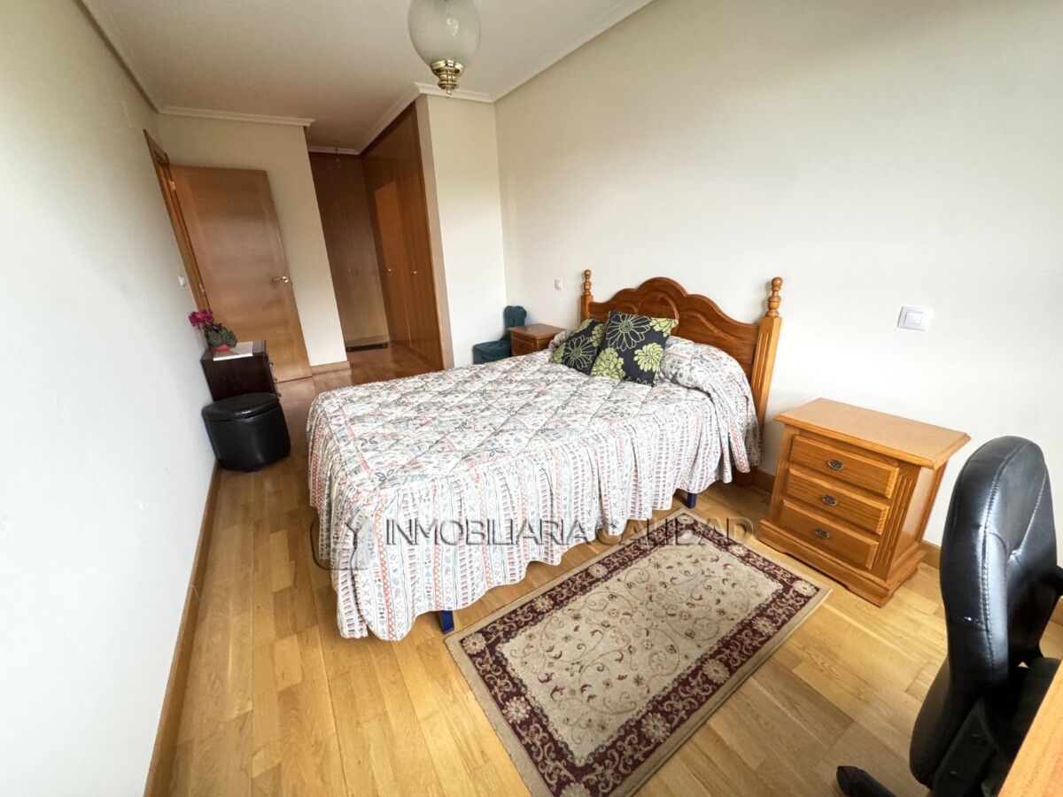 Dormitori de Pis en venda en Burgos Capital amb Calefacció, Terrassa i Traster