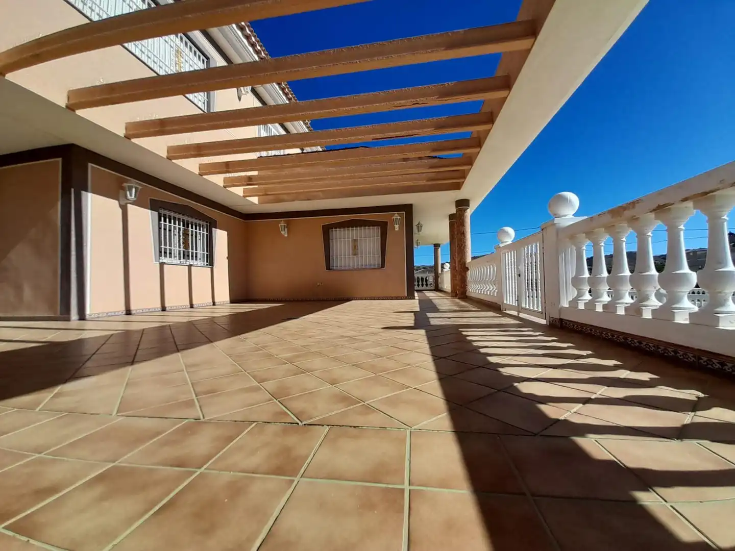 Terrassa de Casa o xalet en venda en Alicante / Alacant amb Calefacció, Jardí privat i Terrassa