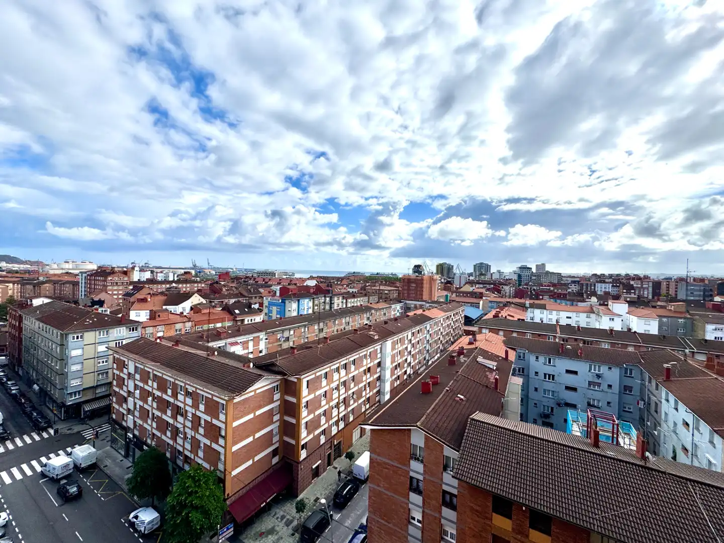 Vista exterior de Pis en venda en Gijón  amb Calefacció, Moblat i Forn