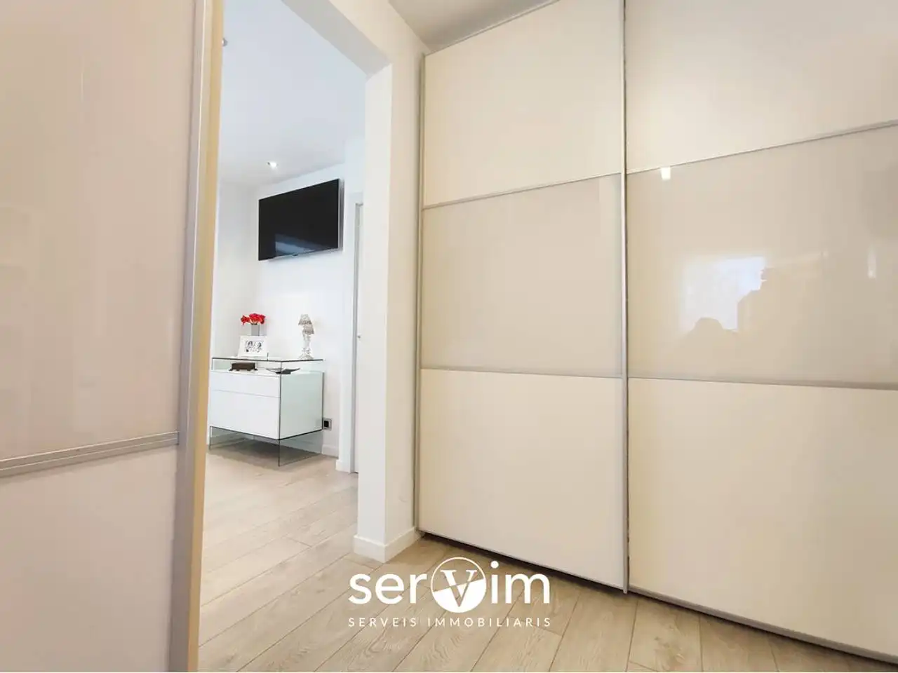 Habitación de Casa adosada en venta en Girona con Aire acondicionado, Calefacción y Jardín privado
