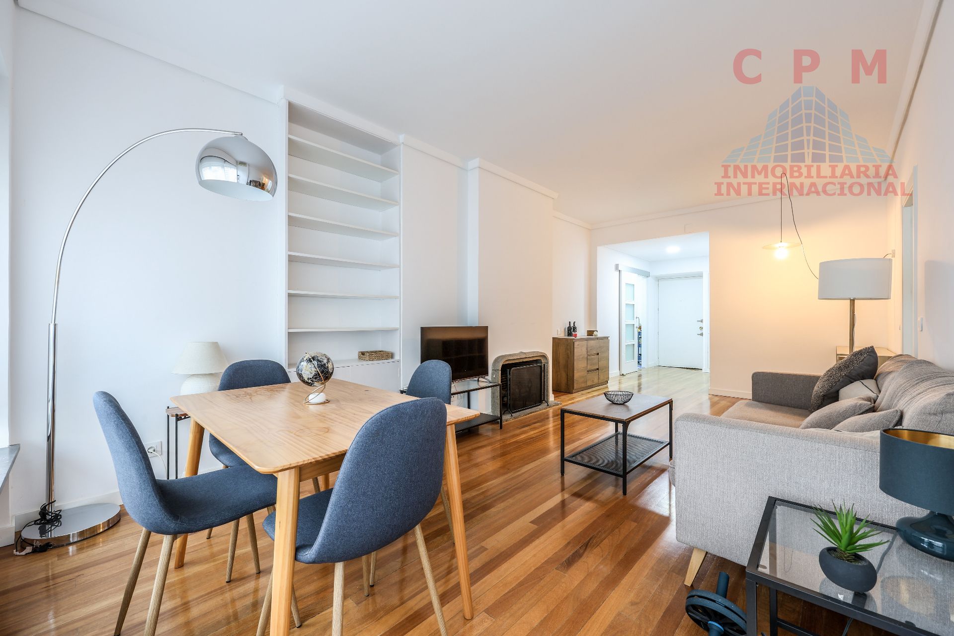 Living room of Flat to rent in  Madrid Capital  with Air Conditioner, Heating and Parquet flooring