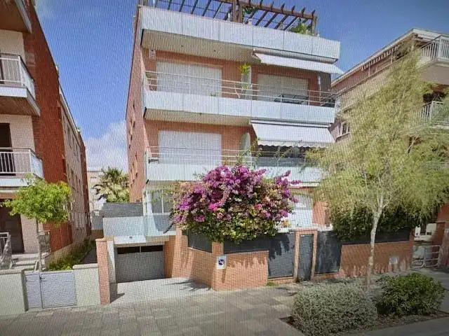Vista exterior de Planta baixa en venda en Calafell amb Aire condicionat, Jardí privat i Terrassa