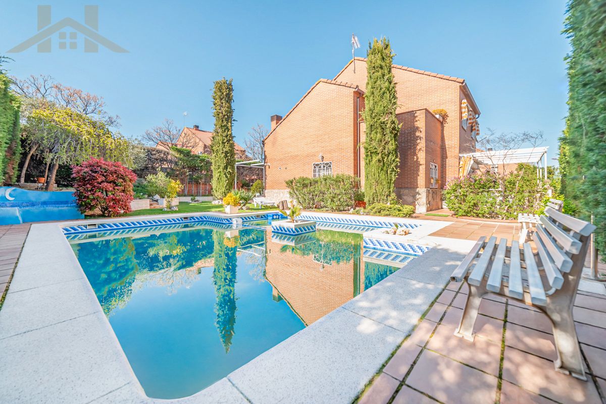 Jardí de Casa o xalet en venda en Arroyomolinos (Madrid) amb Aire condicionat, Calefacció i Jardí privat