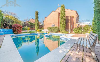 Jardí de Casa o xalet en venda en Arroyomolinos (Madrid) amb Aire condicionat, Calefacció i Jardí privat