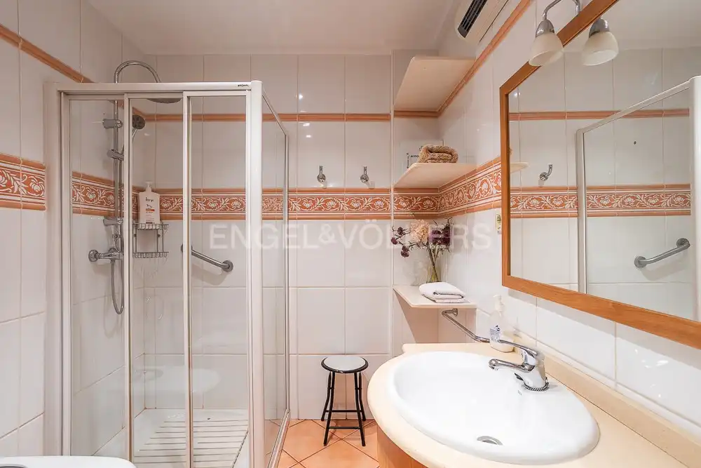 Bathroom of Houses for sale in La Vall de Laguar  with Air Conditioner, Heating and Terrace