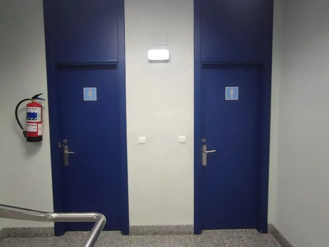 Bany de Oficina de lloguer en Urbi
