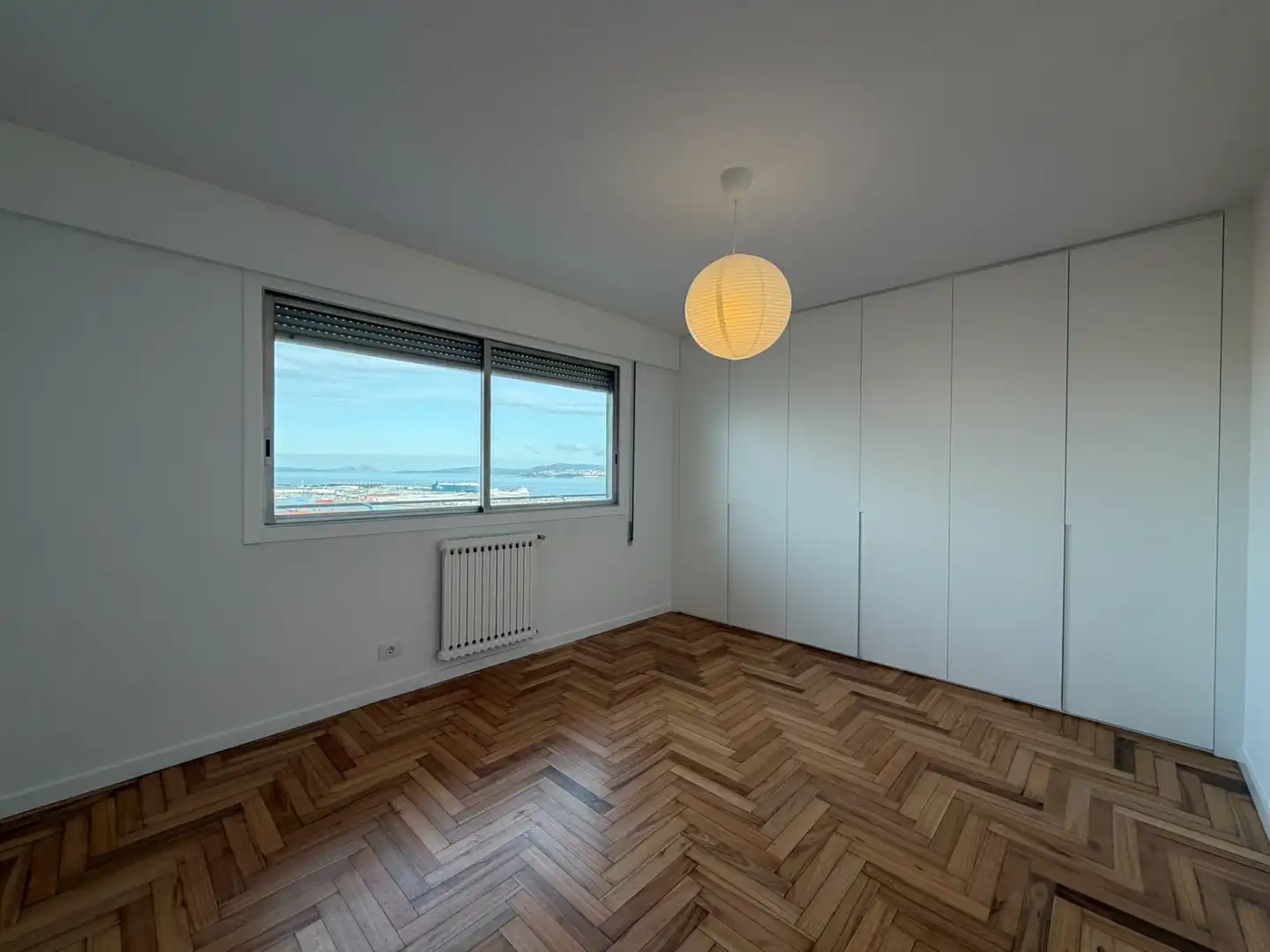 Habitación de Piso de alquiler en Vigo  con Calefacción, Parquet y Trastero