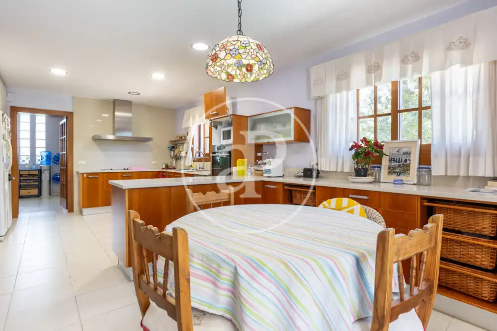 Cocina de Casa o chalet en venta en Paterna con Aire acondicionado, Calefacción y Jardín privado