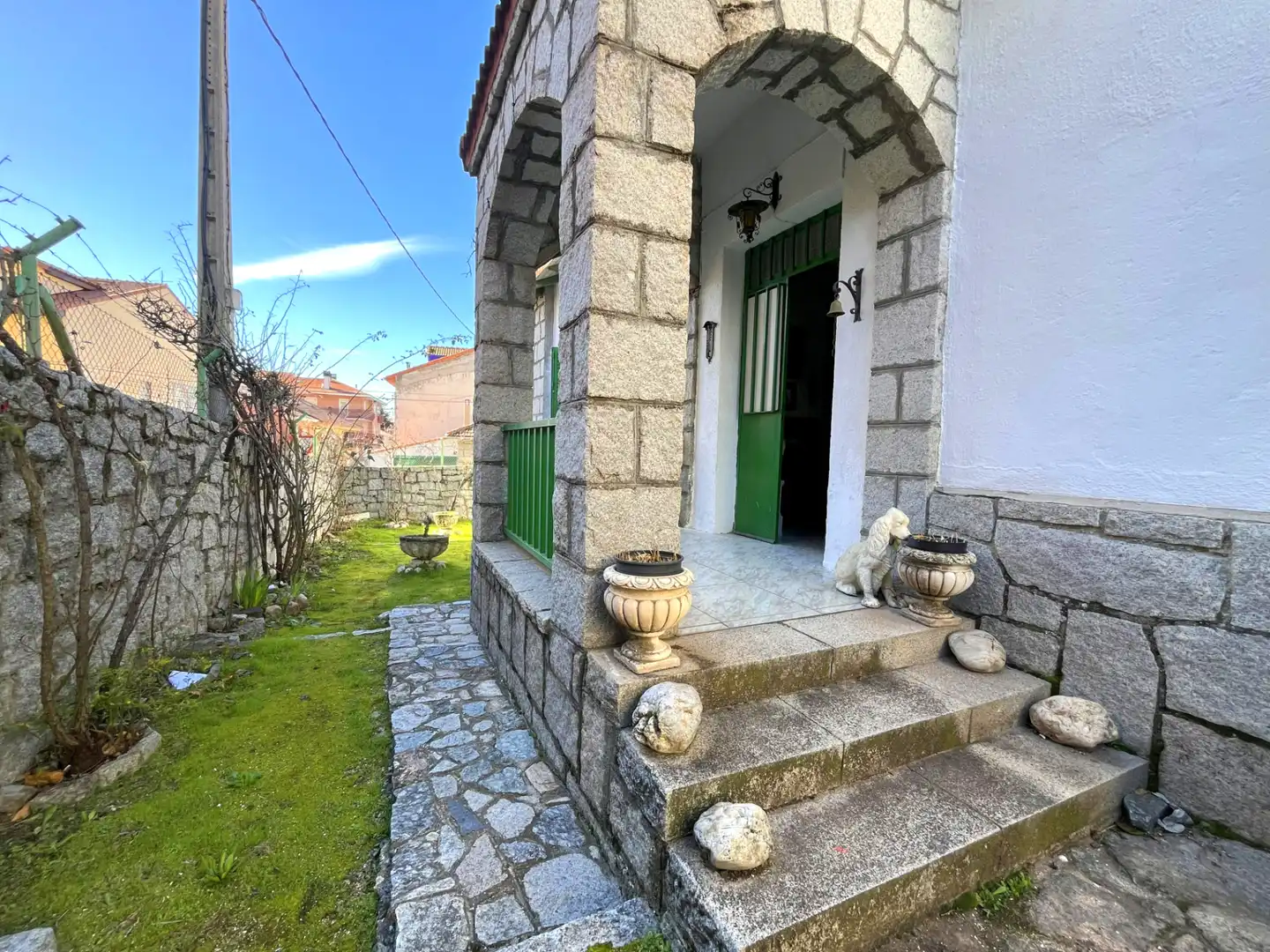 Vista exterior de Casa o xalet en venda en Guadarrama amb Calefacció, Jardí privat i Terrassa