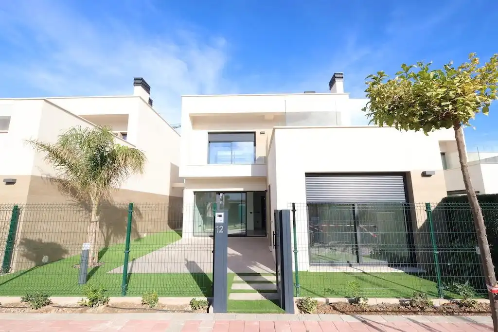 Villa avec piscine à vendre à Calle FUTBOLISTA EUGENIO SANCHEZ
