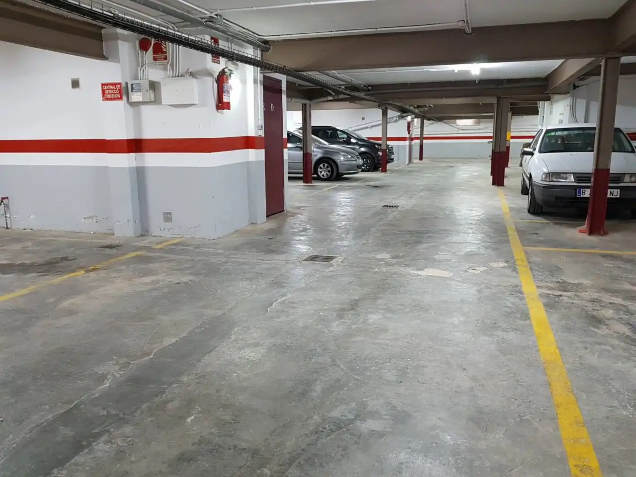 Garaje de alquiler en Calle Països Catalans, 36, Mas Trader - Corral d'En Tort - Corral d'En Cona