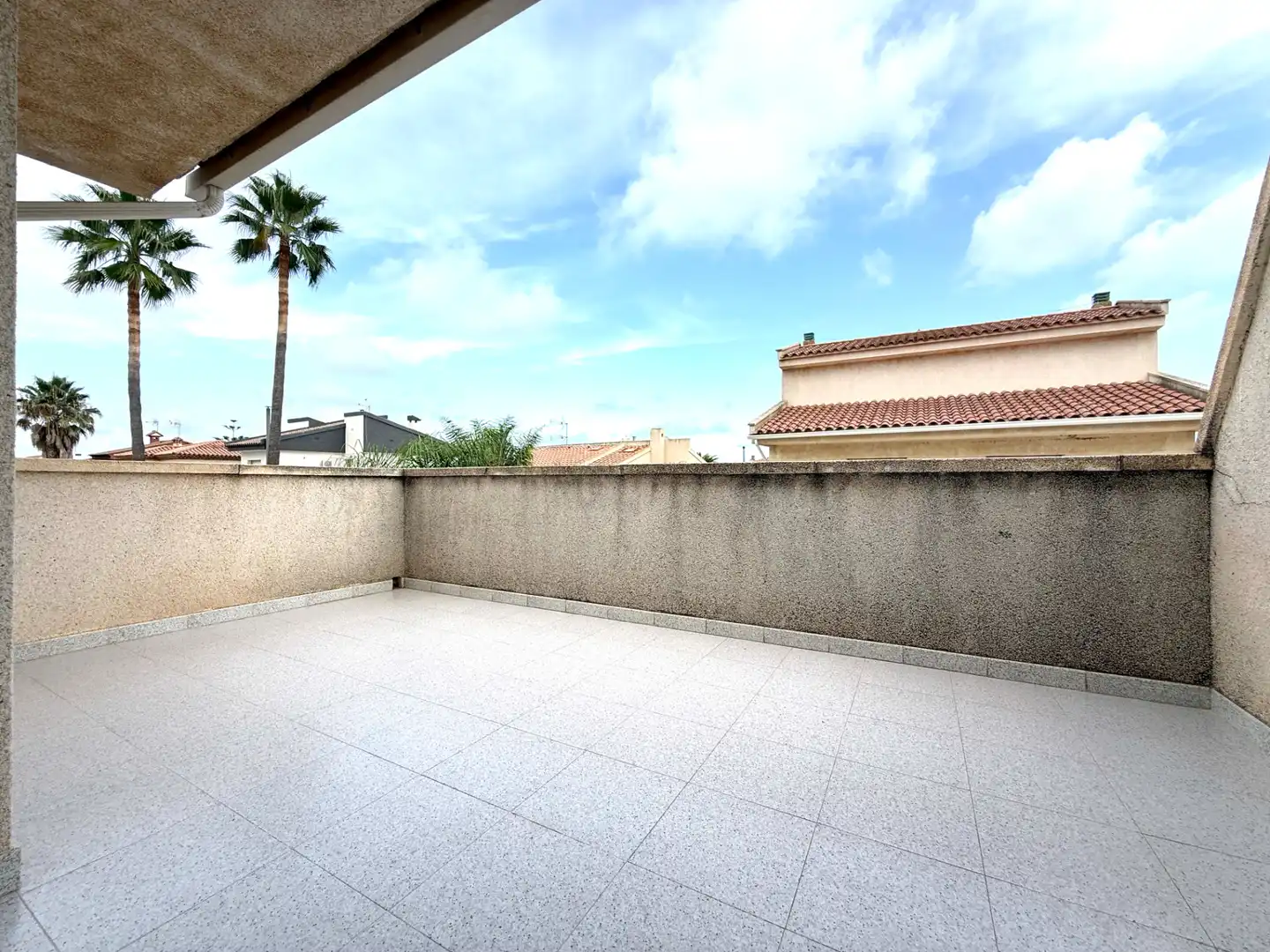 Terrasse von Einfamilien-Reihenhaus zum Verkauf in Cambrils mit Klimaanlage, Heizung und Terrasse