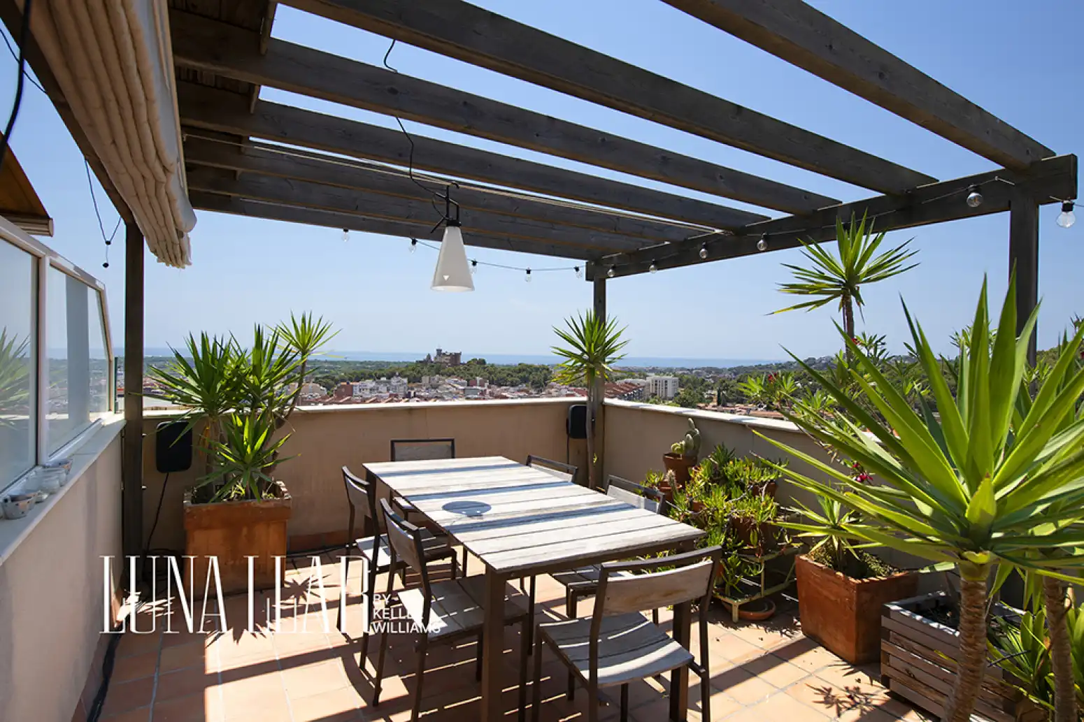 Terrasse von Wohnung zum Verkauf in Castelldefels mit Klimaanlage, Heizung und Parkett