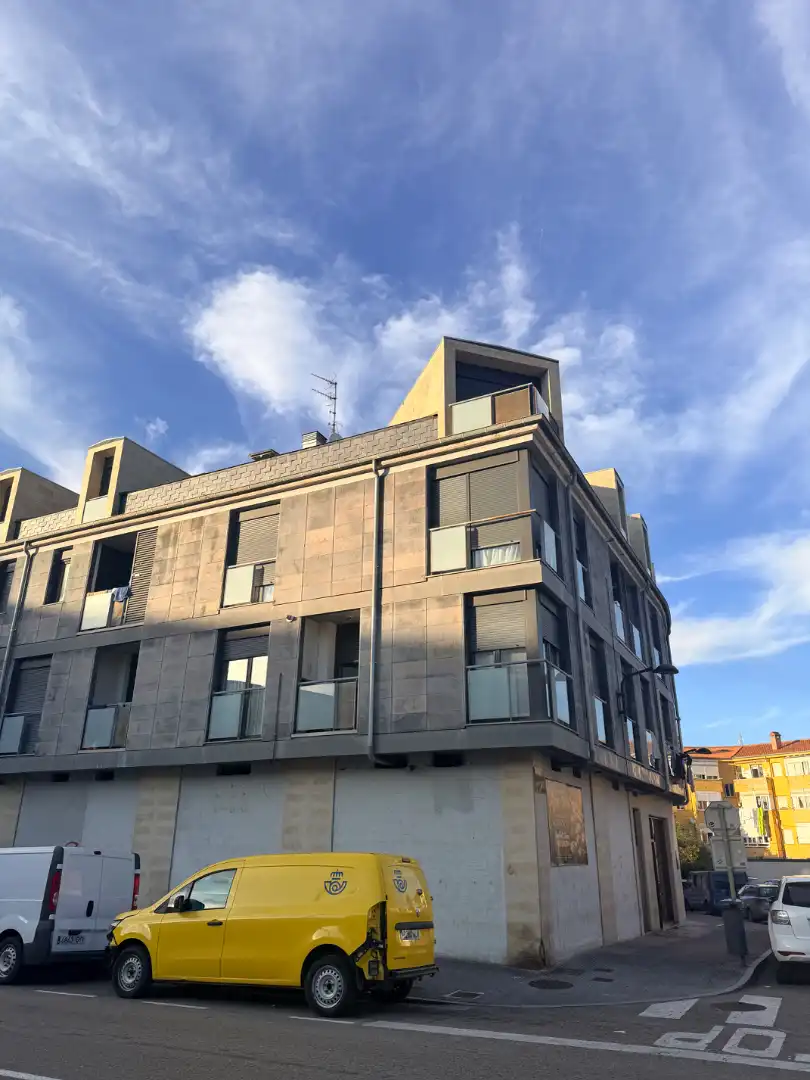 Piso con balcón en venta en Calle de Emilio de Mier 1, imagen 41