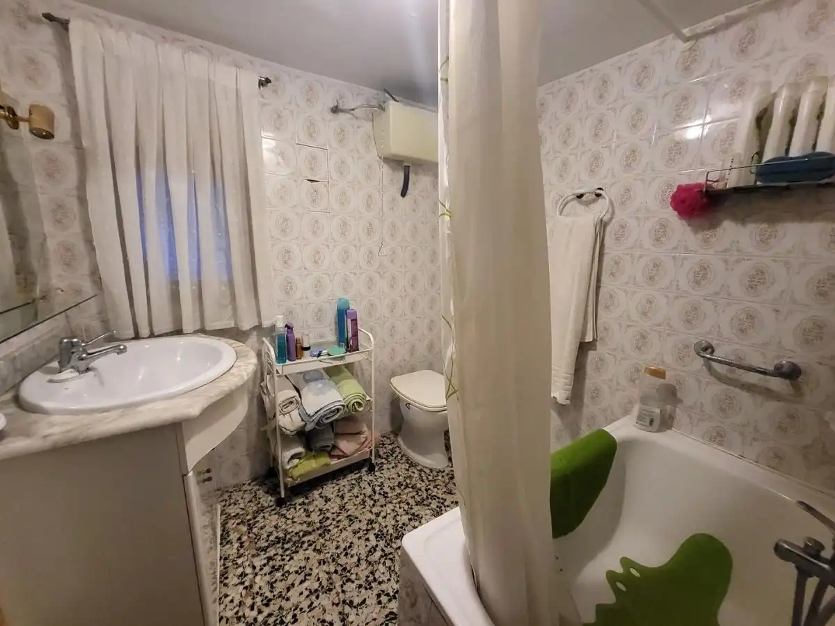 Bany de Casa o xalet en venda en Sisante amb Piscina