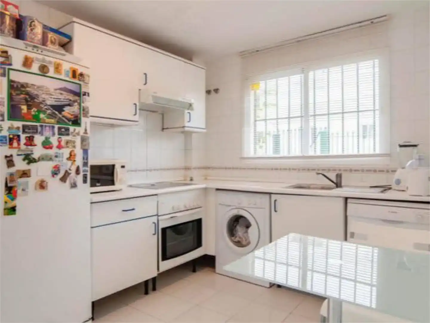Kitchen of Flat for share in Marbella  with Air Conditioner, Private garden and Furnished