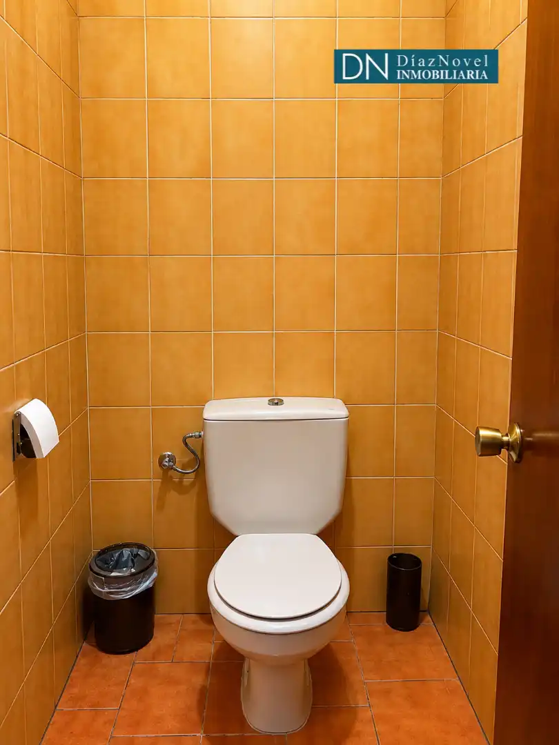 Baño de Local de alquiler en Málaga con Aire acondicionado y Terraza