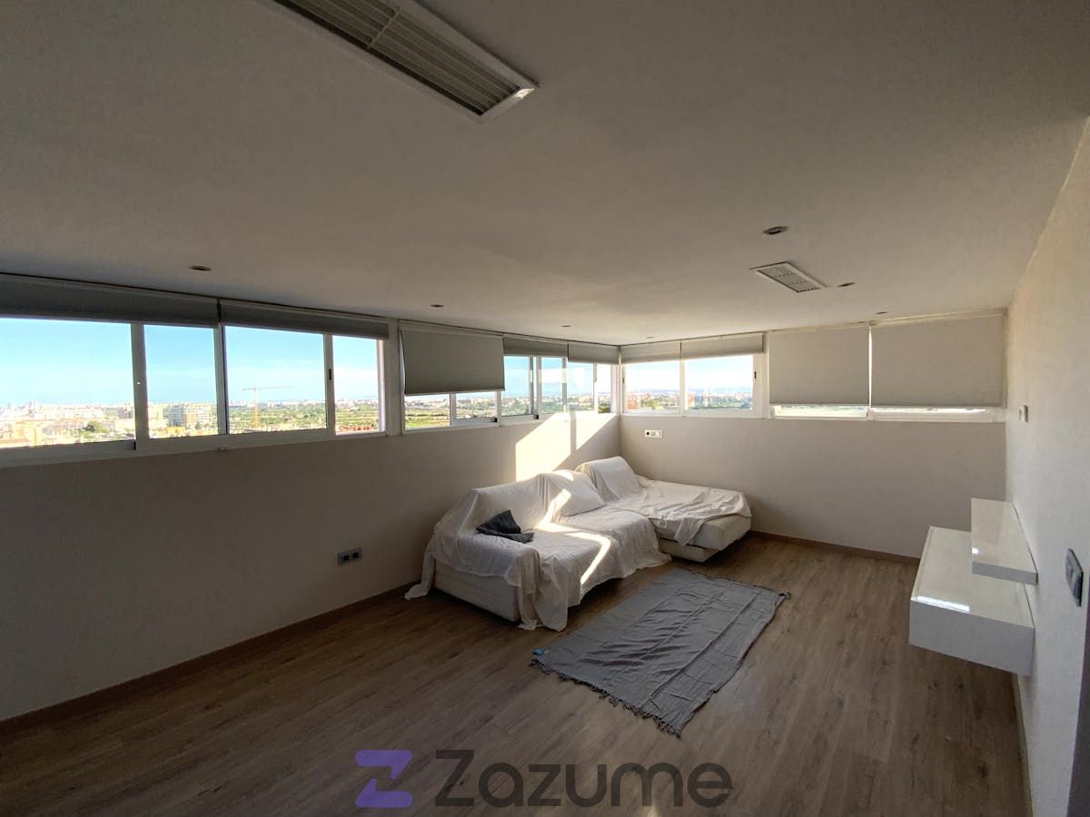 Bedroom of Attic to rent in Paterna  with Air Conditioner, Heating and Private garden