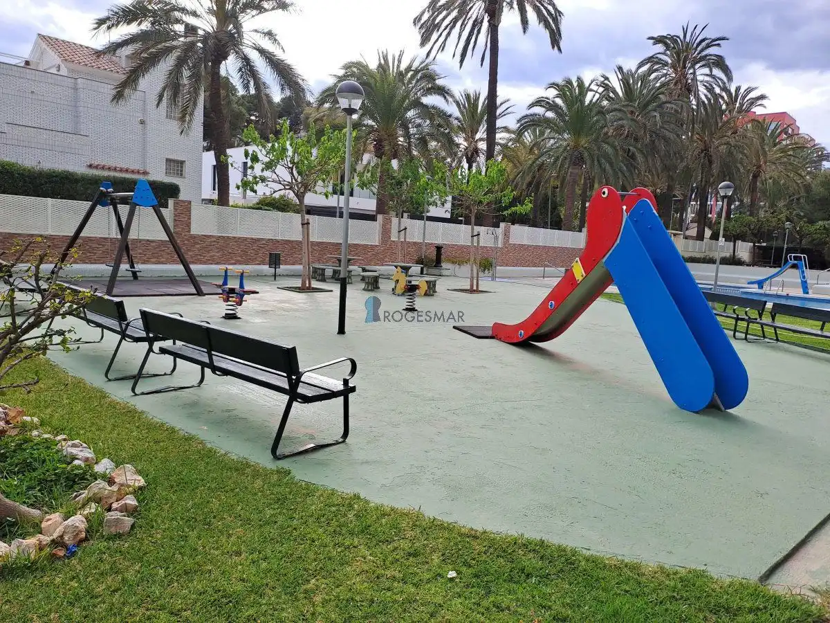 Vista exterior de Apartamento en venta en Benicasim / Benicàssim con Piscina comunitaria