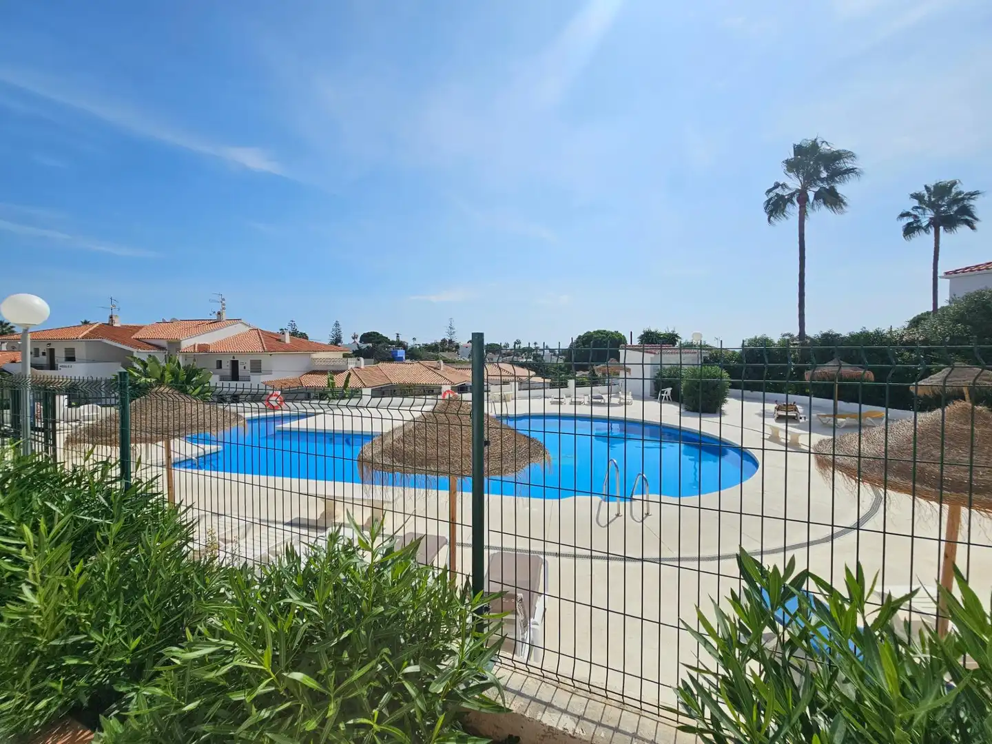 Bajo con piscina en venta en El Faro de Calaburra - Chaparral, imagen 34