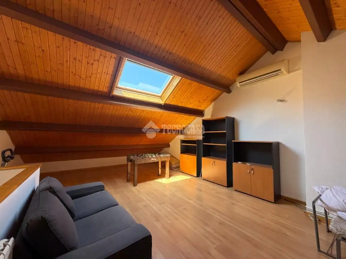 Casa adosada de alquiler en Algete con Aire acondicionado, Calefacción y Jardín privado