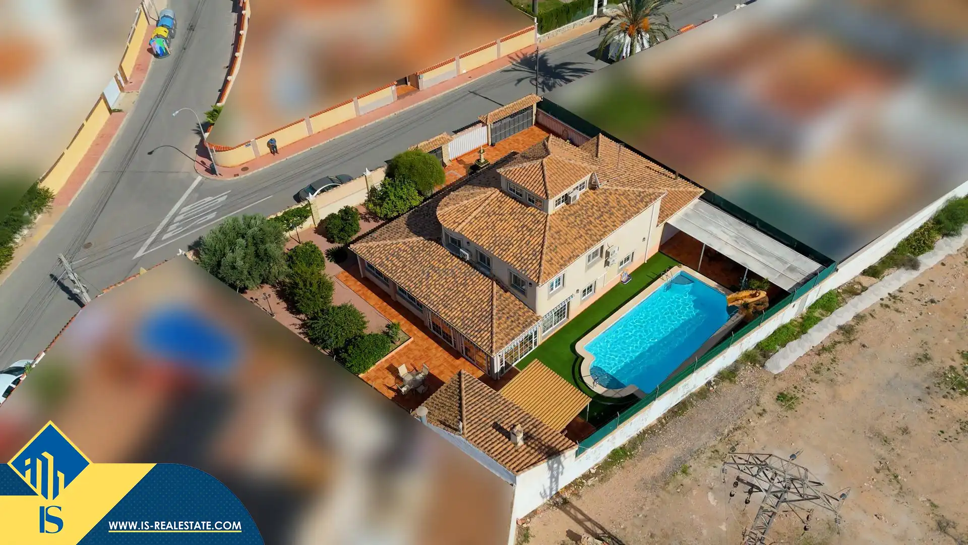 Detached house with pool for sale in Zona Carrefour - Urbanizaciones