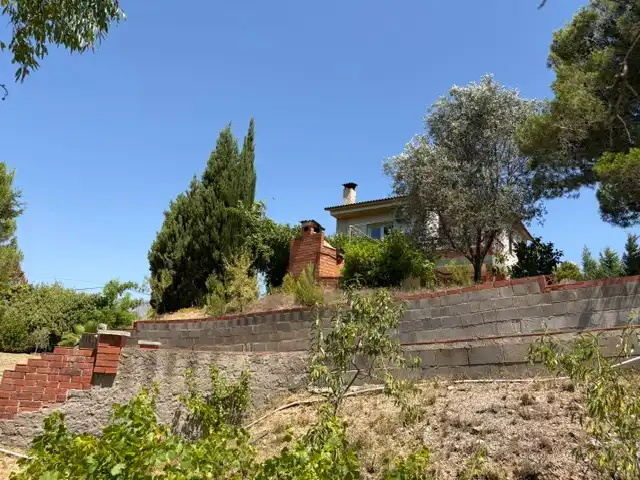 Außenansicht von Haus oder Chalet zum Verkauf in Els Hostalets de Pierola mit Klimaanlage, Heizung und Privatgarten