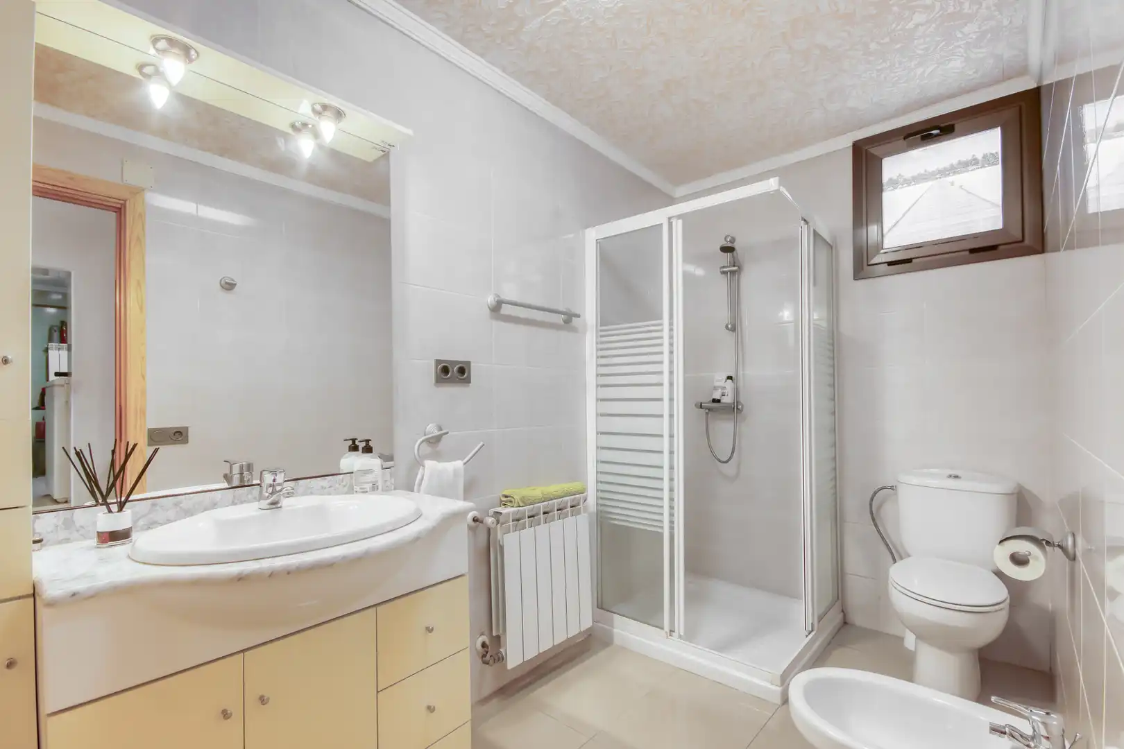 Baño de Casa o chalet en venta en Roses con Aire acondicionado, Calefacción y Jardín privado