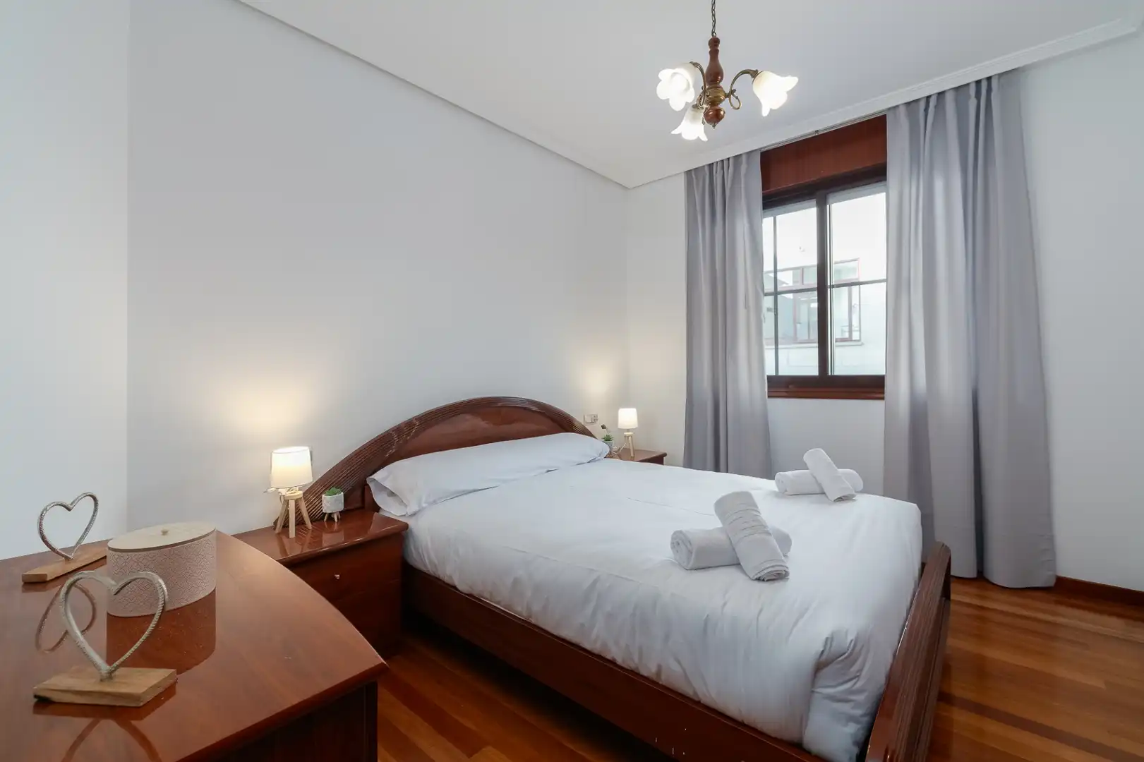 Habitación de Apartamento de alquiler en Cangas  con Calefacción, Parquet y Amueblado