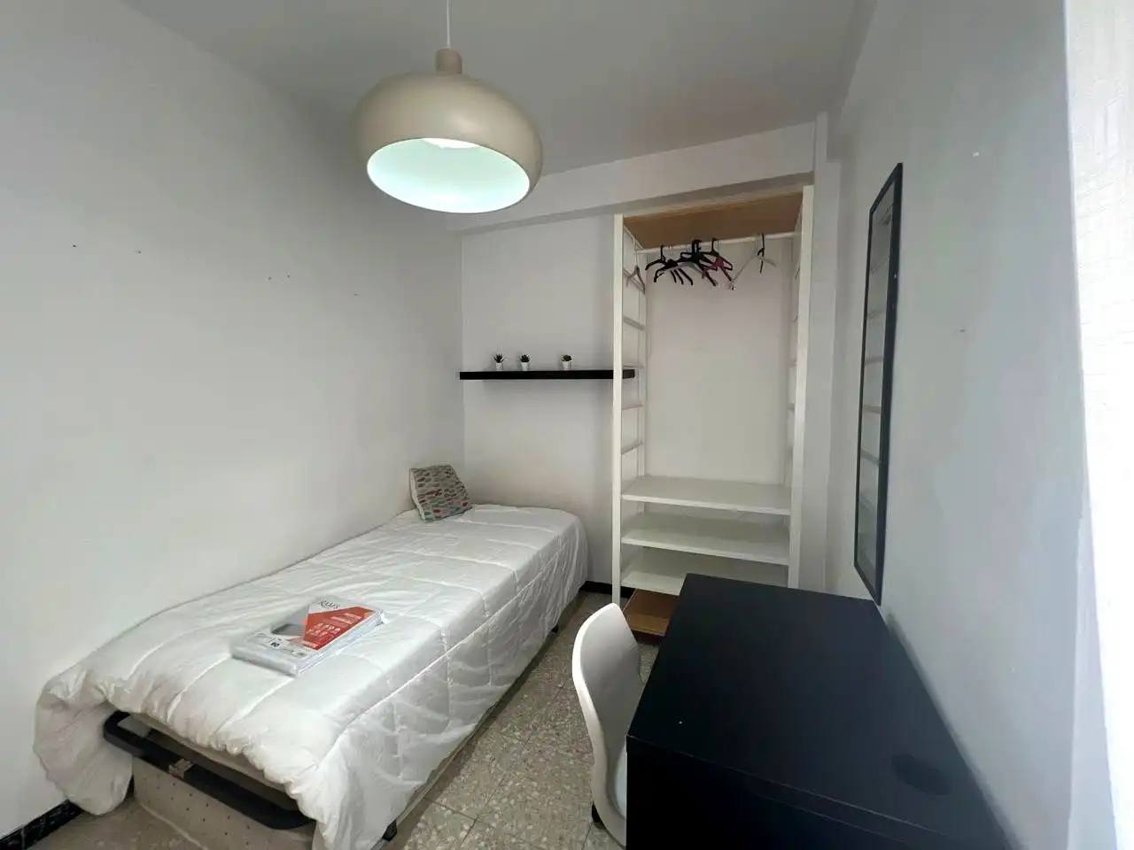 Flat for rent in Segre, El Plantinar – Avda. La Paz - El Juncal