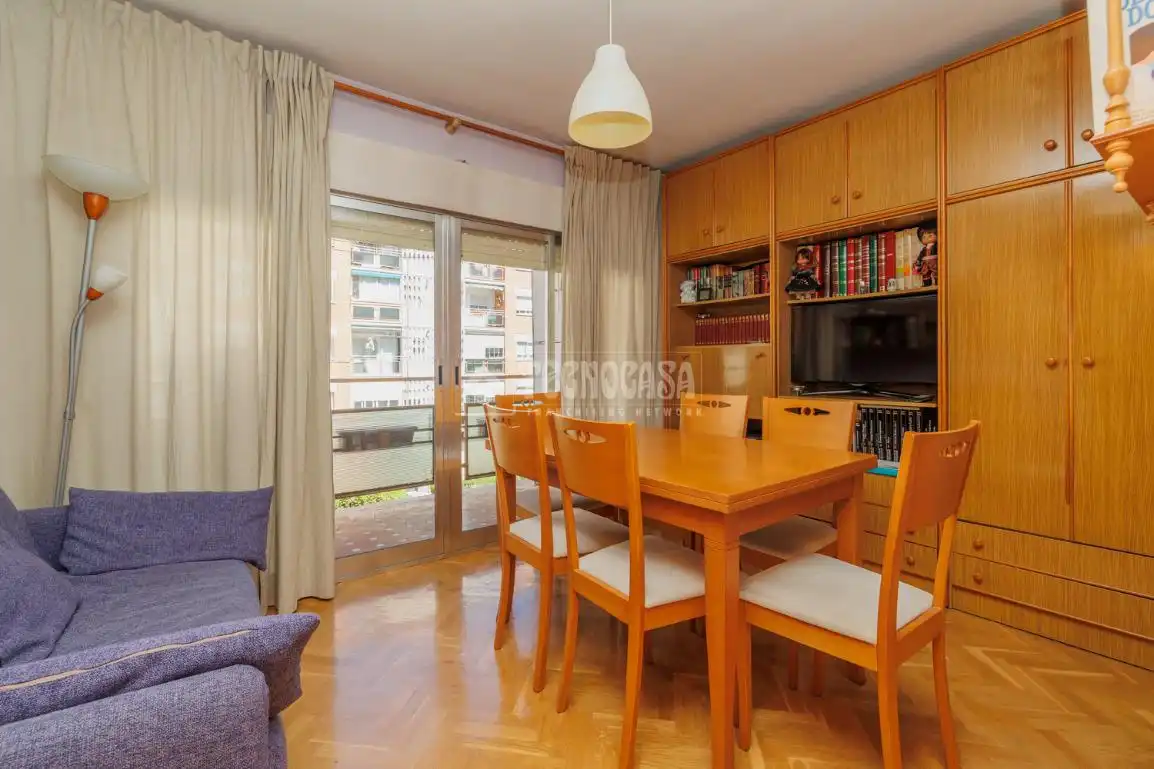 Dining room of Flat for sale in Madrid  with Air Conditioner and Heating