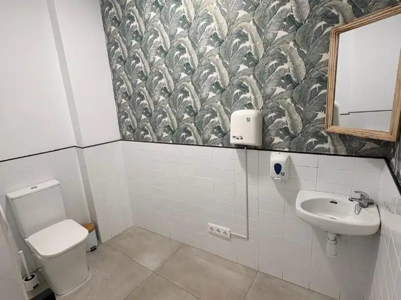 Local comercial en traspàs a Av Martín pujol 6, imagen 3