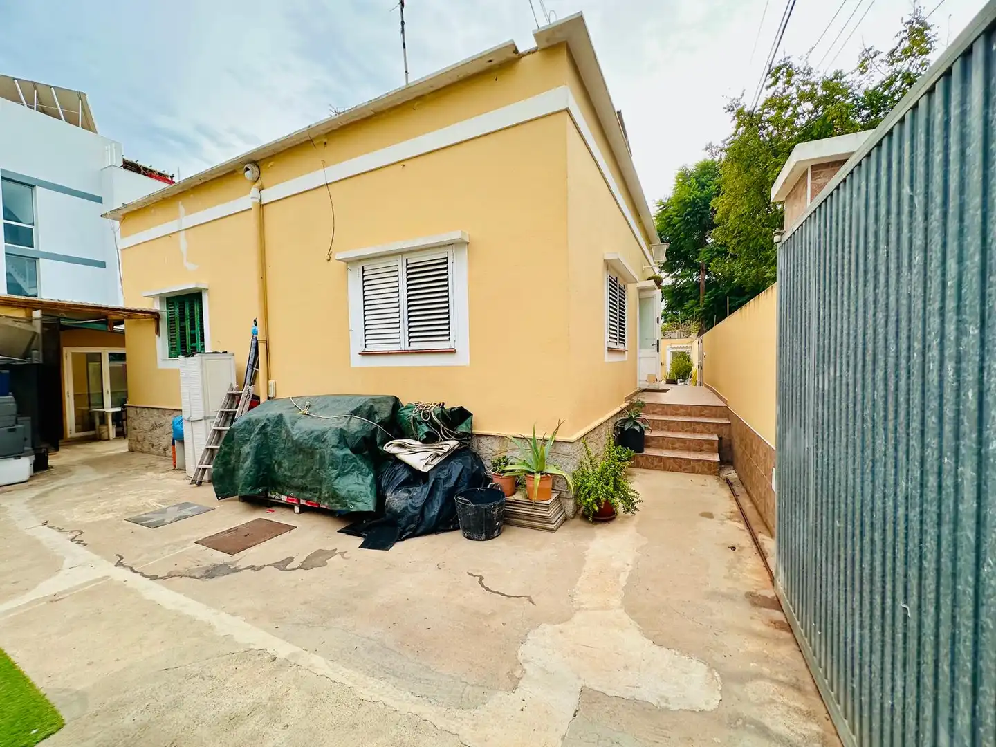 Vista exterior de Casa o xalet en venda en Eivissa amb Aire condicionat, Jardí privat i Terrassa