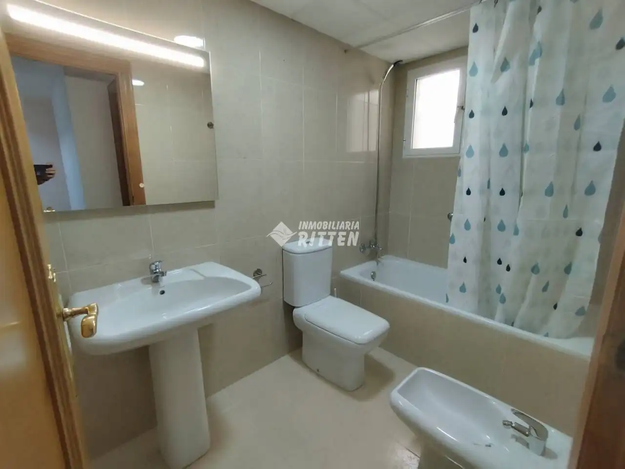 Baño de Piso de alquiler en Cartagena con Aire acondicionado, Trastero y Amueblado