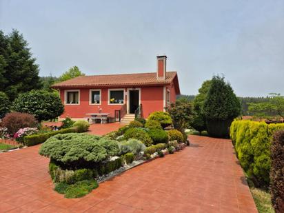 Jardí de Casa o xalet en venda en Mesía amb Jardí privat i Piscina