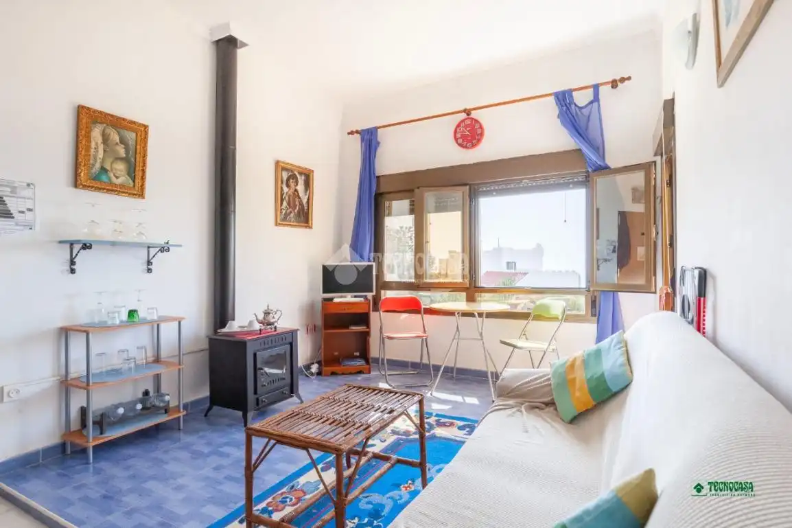 Detached homes for sale in C. Eduardo VII, Castell del Rey