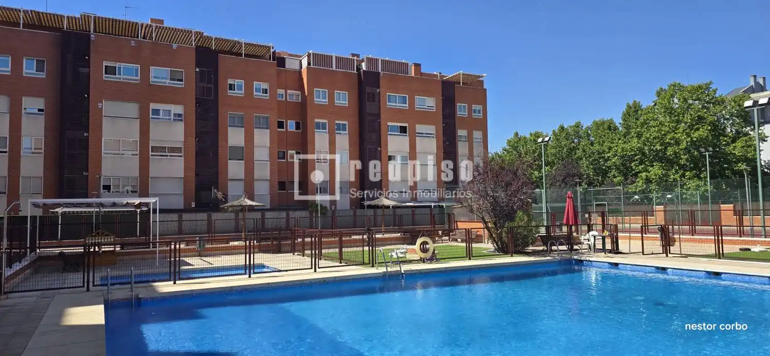 Swimming pool of Flat for sale in Torrejón de Ardoz  with Heating, Terrace and Storage room