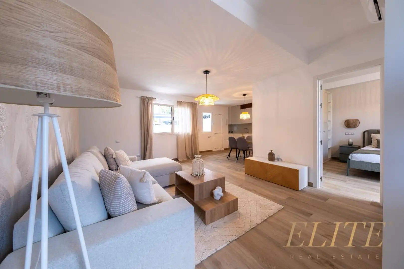Living room of Detached homes for sale in San Bartolomé de Tirajana  with Air Conditioner, Private garden and Terrace