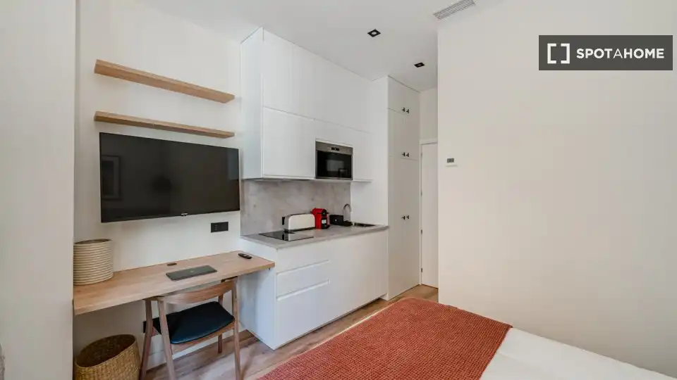 Kitchen of Study for share in Madrid  with Air Conditioner, Heating and Terrace