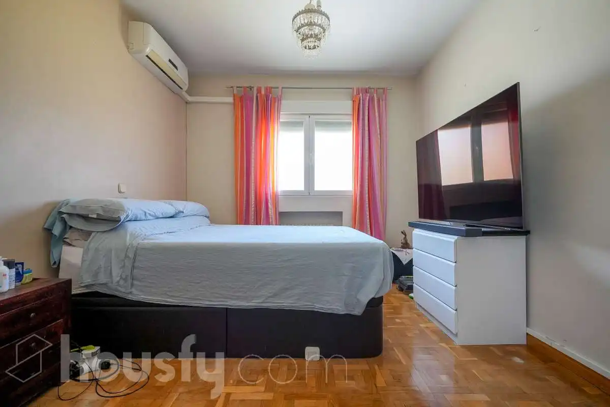 Dormitori de Casa o xalet en venda en Pozuelo de Alarcón amb Aire condicionat, Calefacció i Jardí privat
