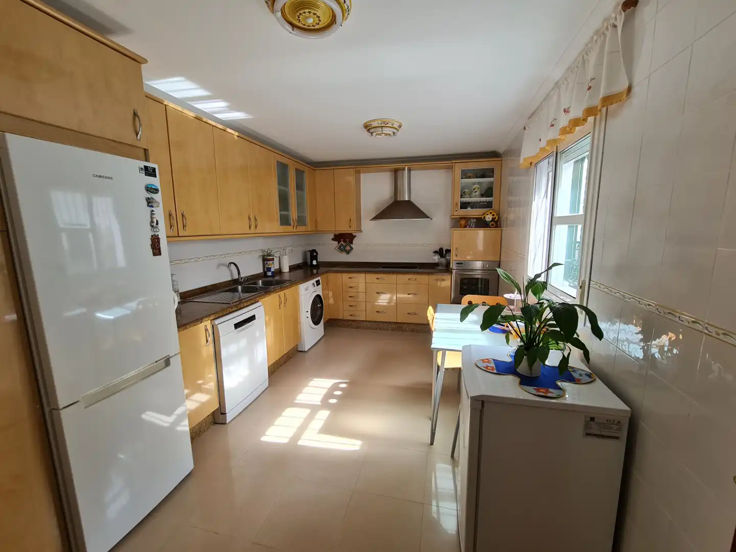 Kitchen of Houses for sale in Camas  with Air Conditioner, Terrace and Storage room