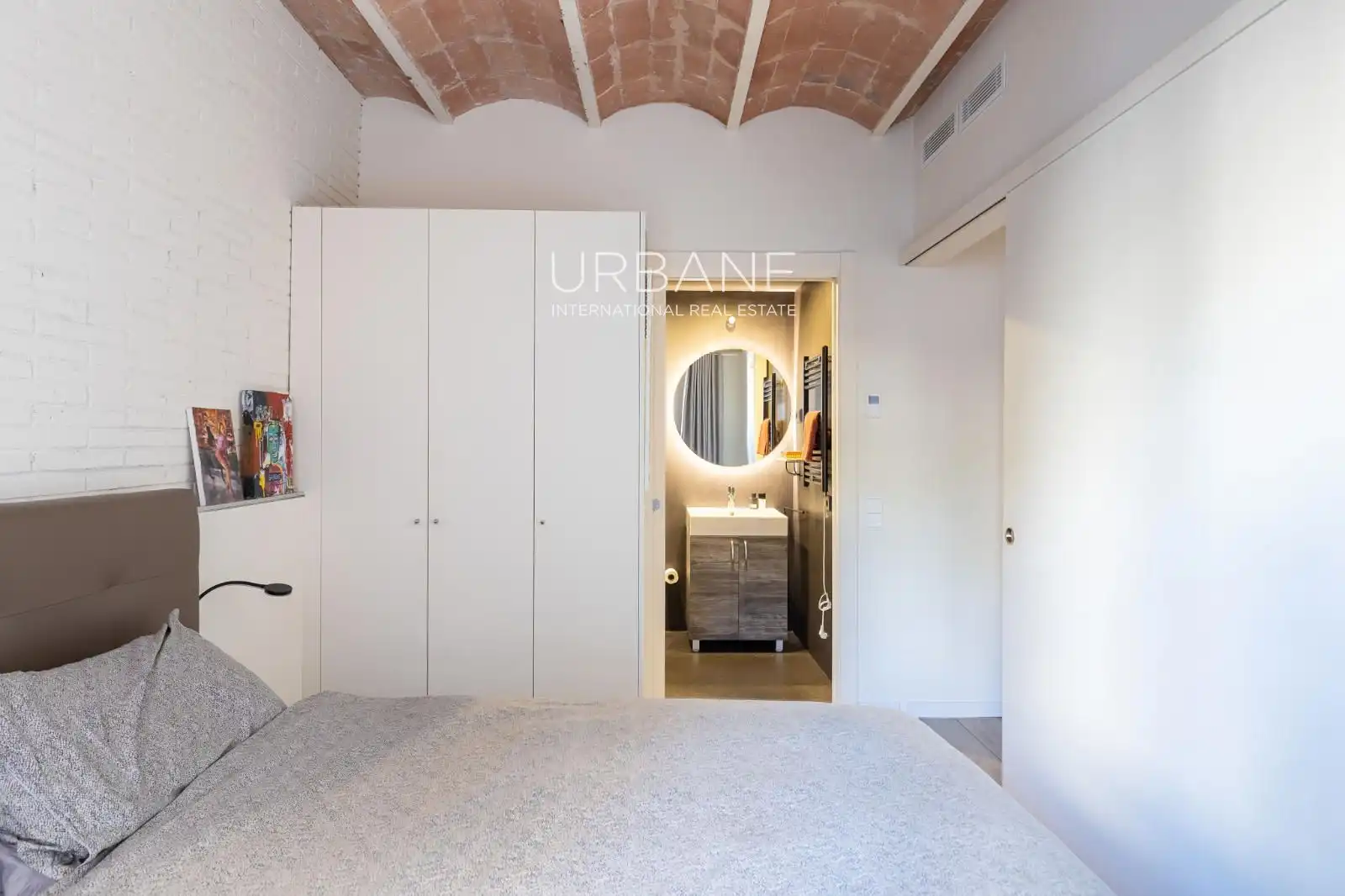 Schlafzimmer von Wohnung zum Verkauf in Barcelona mit Klimaanlage, Heizung und Terrasse
